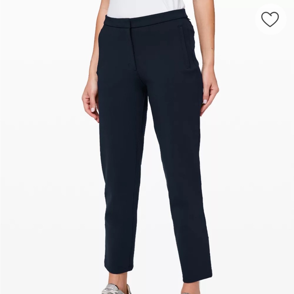 lululemon On The Move Pants, Women’s, Size 6, black.